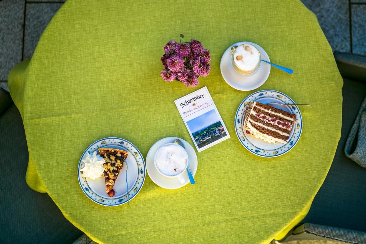 Hotel-Restaurant Sennhuette Im Herzen Des Suedschwarzwalds Kleines Wiesental エクステリア 写真